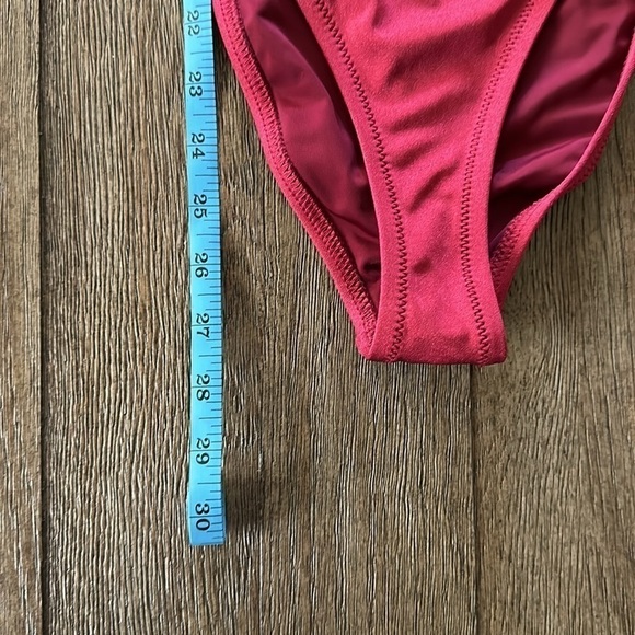 Dippin’ Daisy’s Toxic Fantasy Deep V Neck One
Piece Swimsuit Burgundy L - Picture 10 of 10